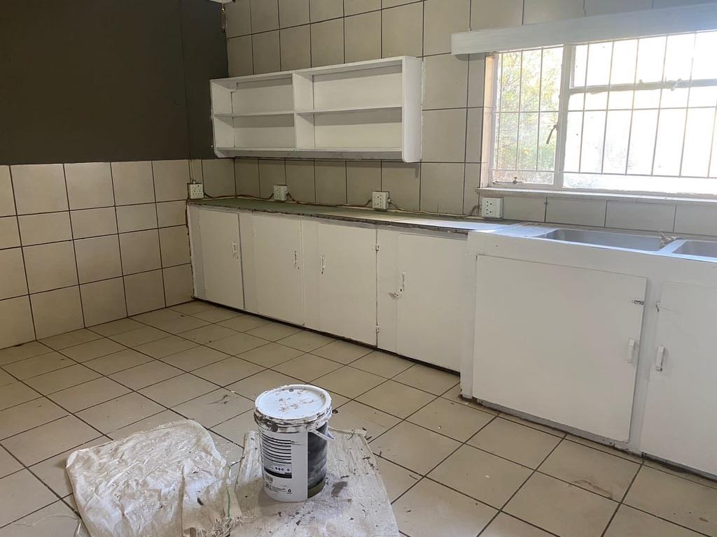 5 Bedroom Property for Sale in Dealesville Free State